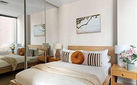A Stylish & Central 2Br Apt Near Flinders Station